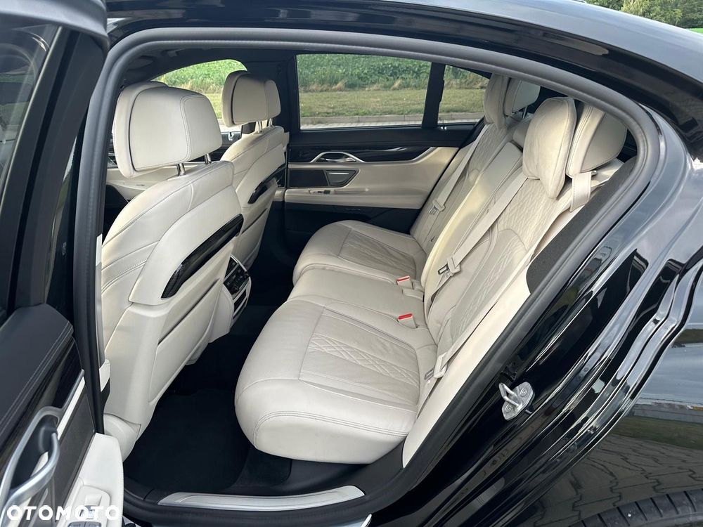 BMW Seria 7 740d xDrive mHEV sport - 14