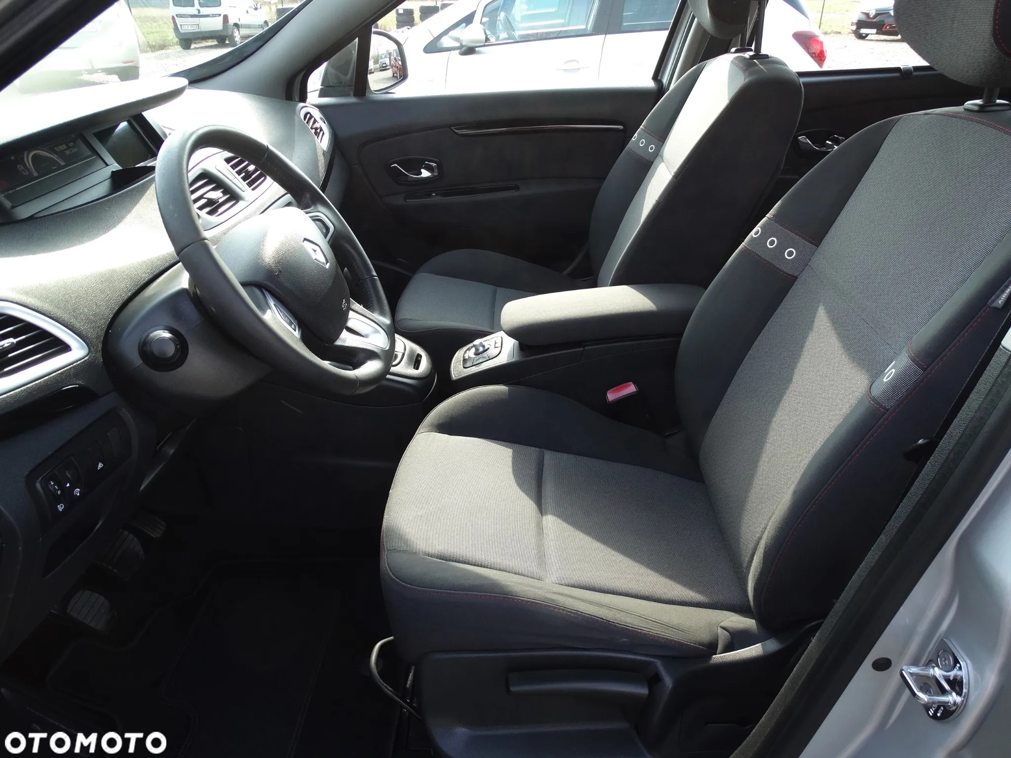 Renault Scenic 1.5dCi TomTom Edition - 13