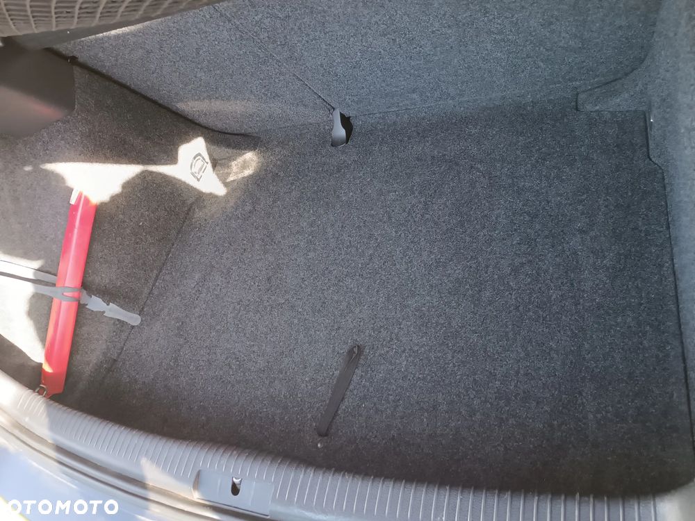 Volkswagen Golf - 19