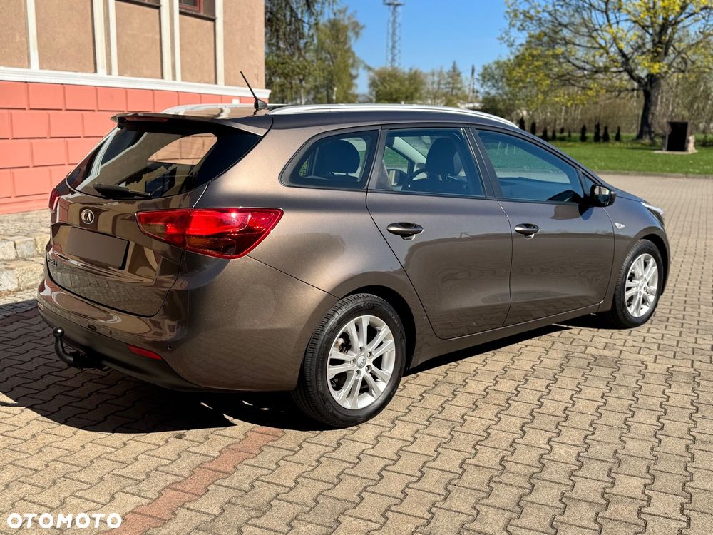 Kia Ceed 1.6 GDI Dream Team Edition - 6