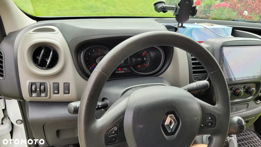 Renault Trafic - 12