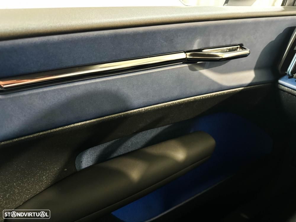 Volvo EX30 Single Motor Extended Range RWD Plus - 40