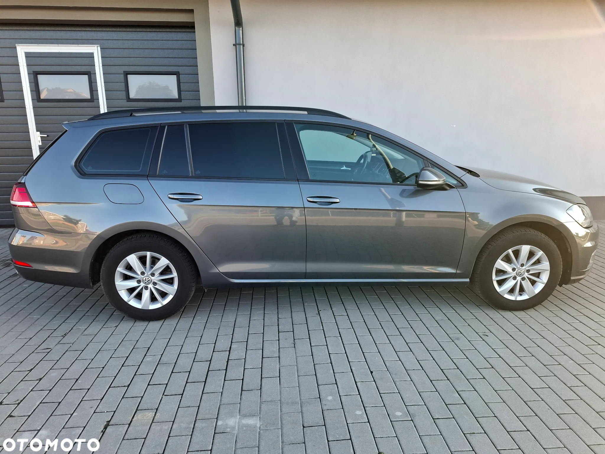 Volkswagen Golf Variant 1.4 TSI BlueMotion Technology DSG Comfortline - 4