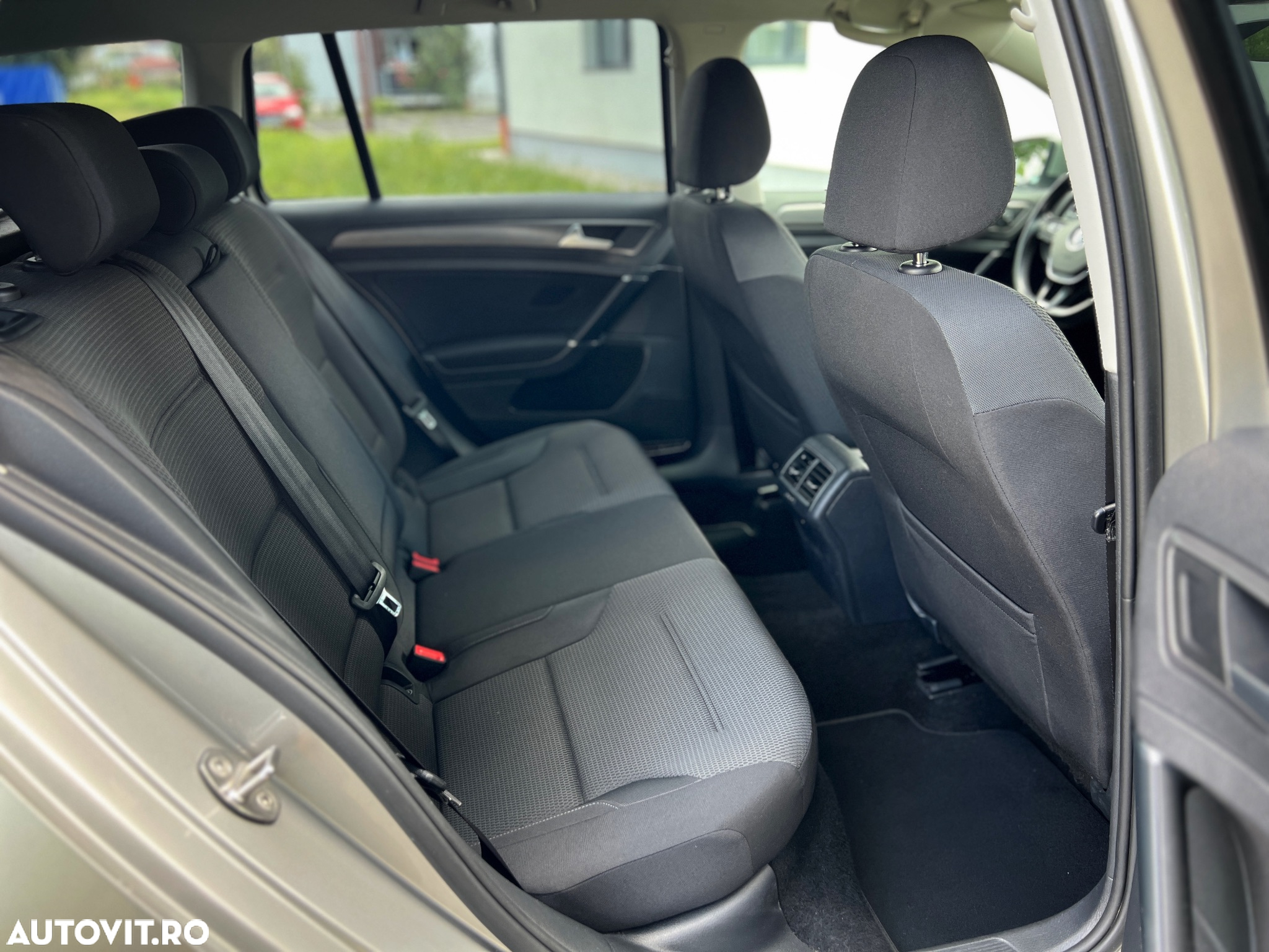 Volkswagen Golf Variant 1.6 TDI DSG Join - 12