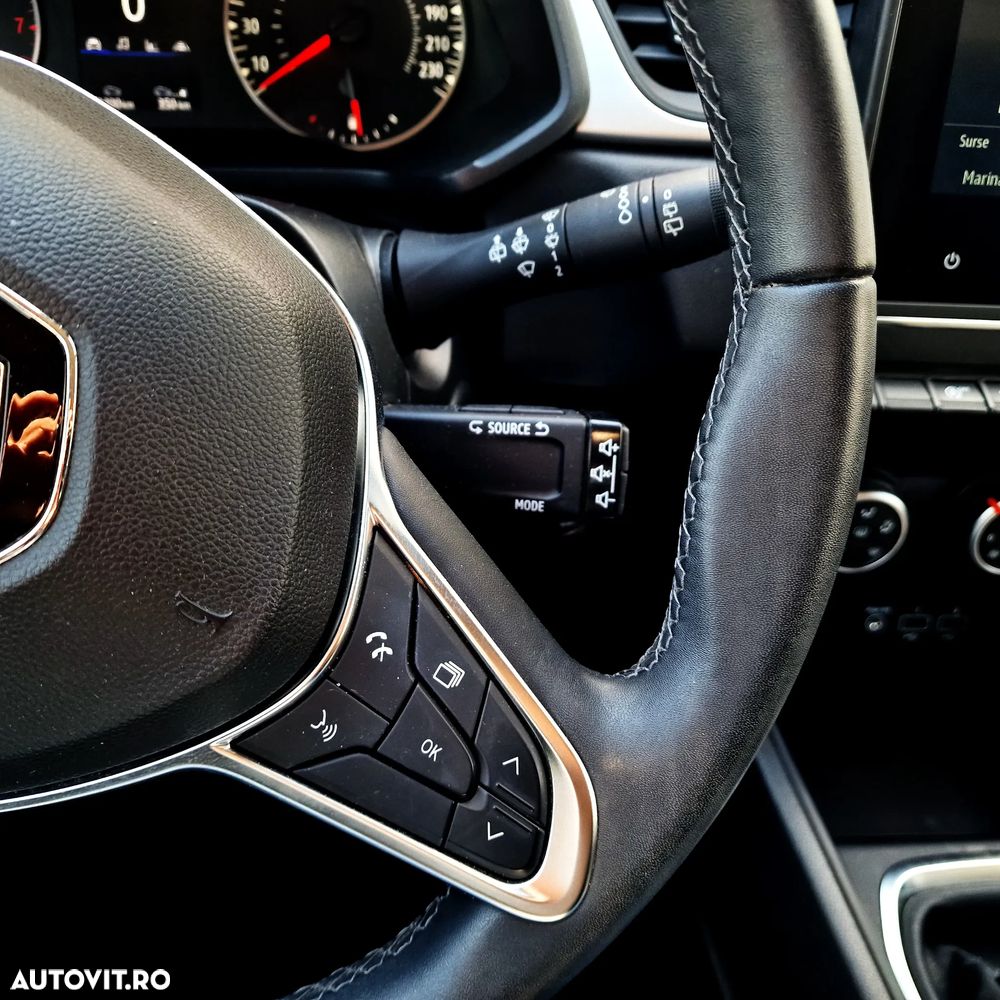 Renault Captur MHEV 140 Techno - 17