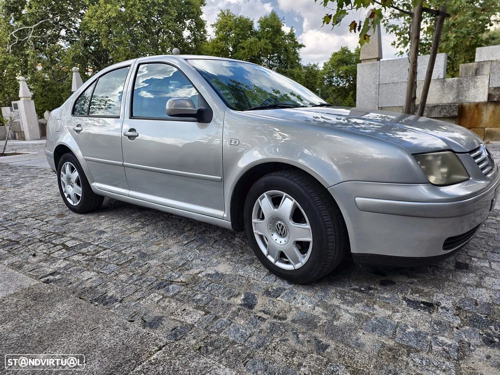 VW Bora 1.9 TDi Highline - 1