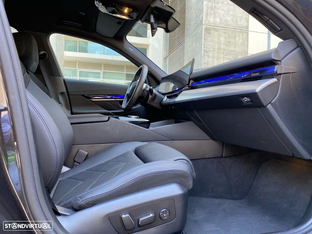 BMW 520 d Pack Desportivo M - 19