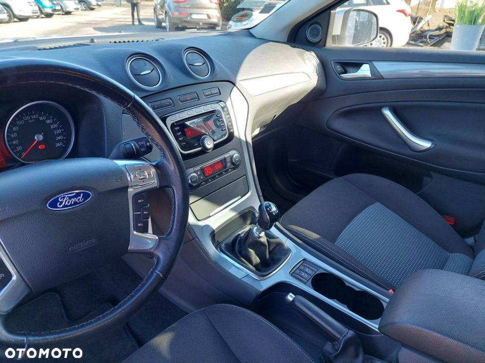 Ford Mondeo 1.6 Eco Boost Trend - 19