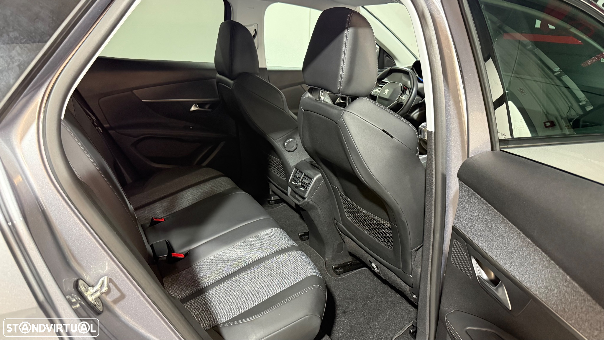 Peugeot 3008 1.2 PureTech Allure - 12