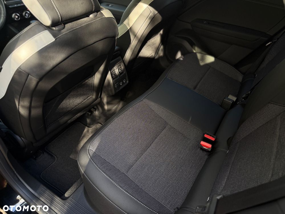Renault Captur TCe Mild Hybrid 160 EDC GPF TECHNO - 14