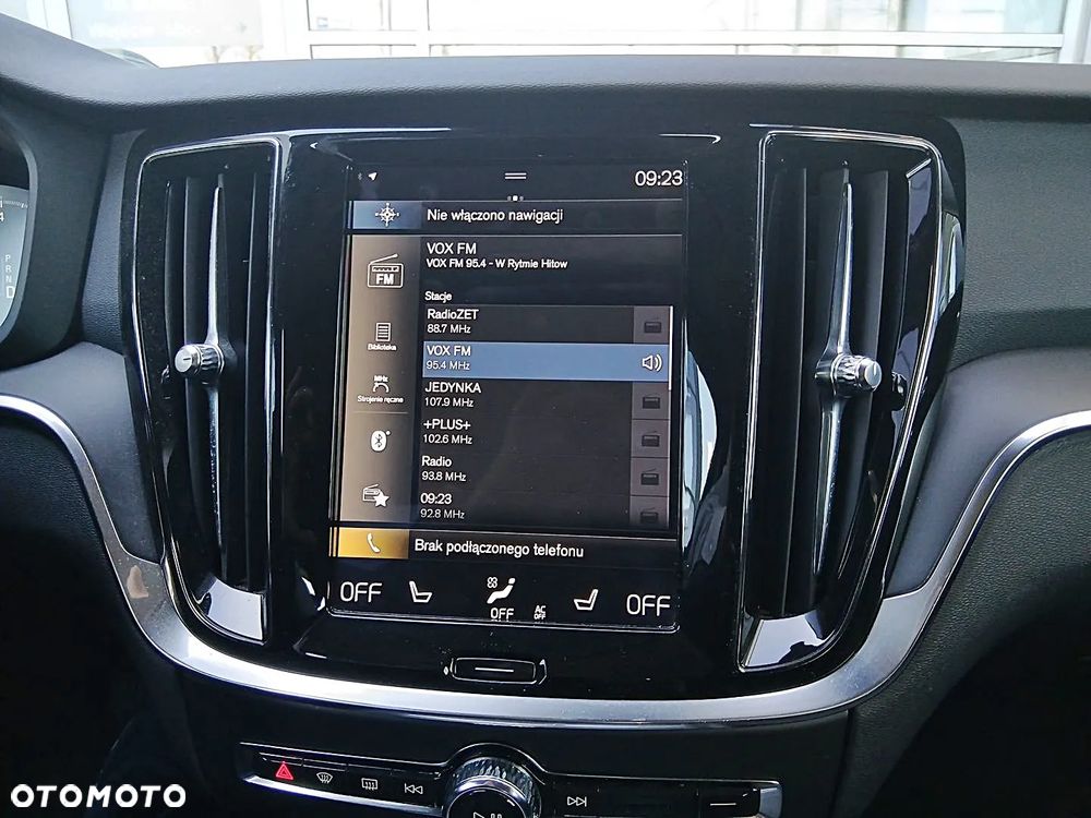 Volvo V60 T4 Momentum - 30