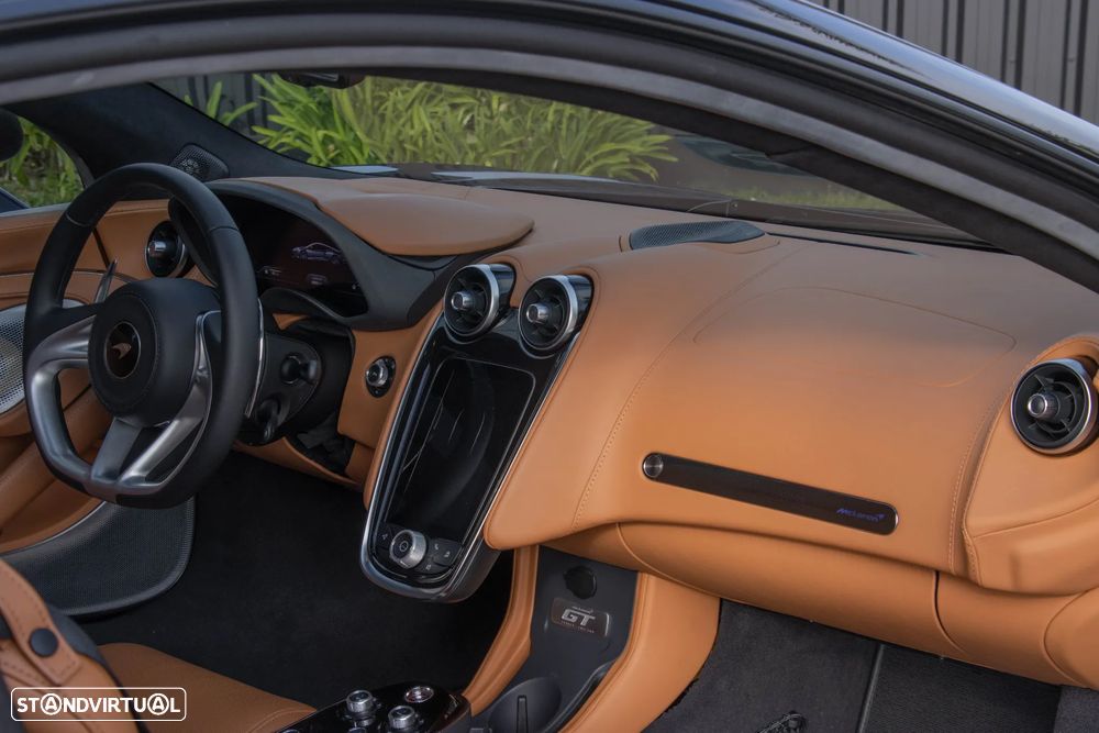 McLaren GT 4.0 Twin-Turbo V8 - 35
