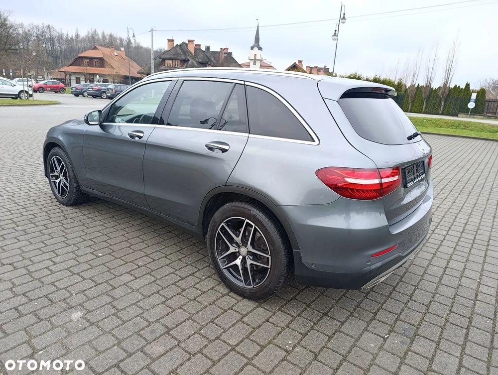 Mercedes-Benz GLC 220 d 4Matic 9G-TRONIC AMG Line - 11