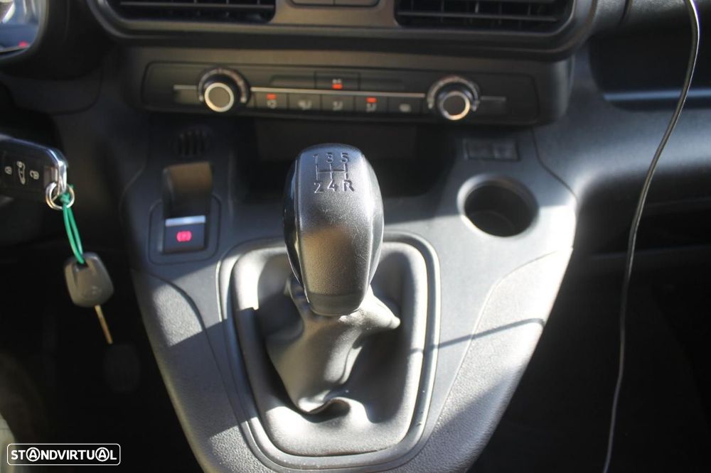 Opel Combo Van 1.5 CDTI - 3 LUGARES - IVA DEDUTÍVEL - 36