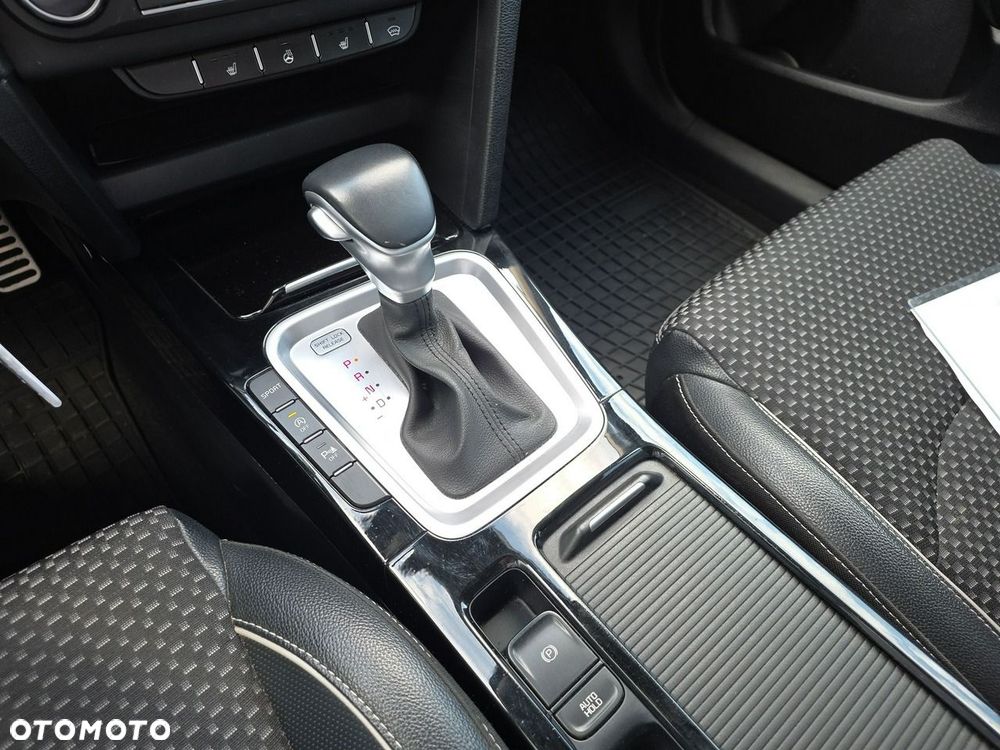 Kia Ceed 1.4 T-GDI L Business Line DCT - 14
