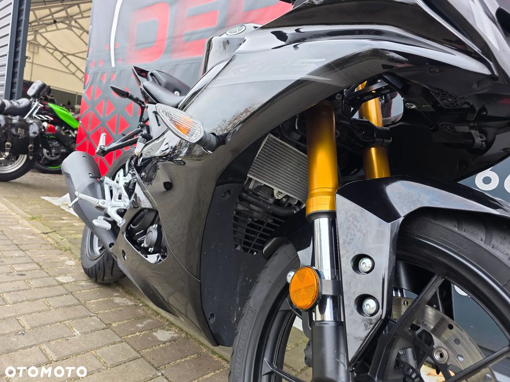 Yamaha YZF - 29