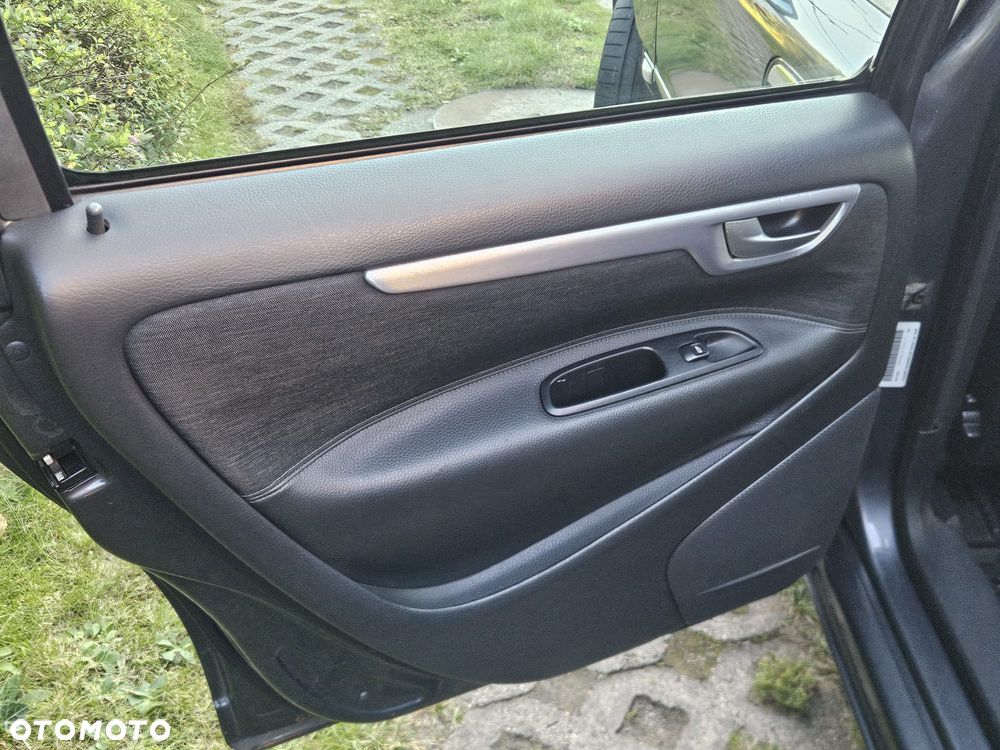 Volvo V70 2.4 Optima - 24