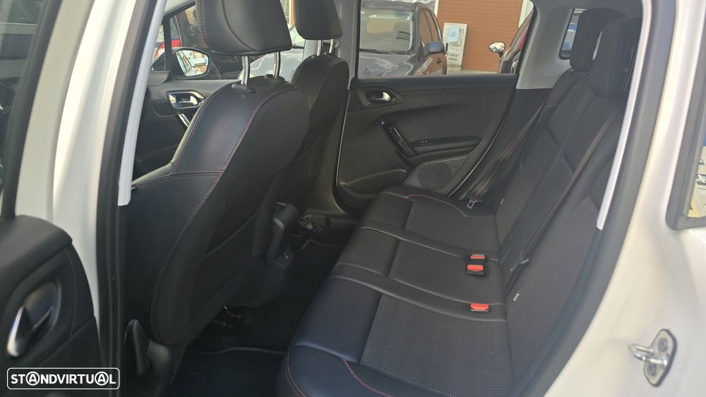 Peugeot 2008 1.6 BlueHDi GT Line - 20