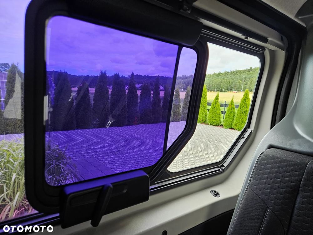Opel VIVARO - 10