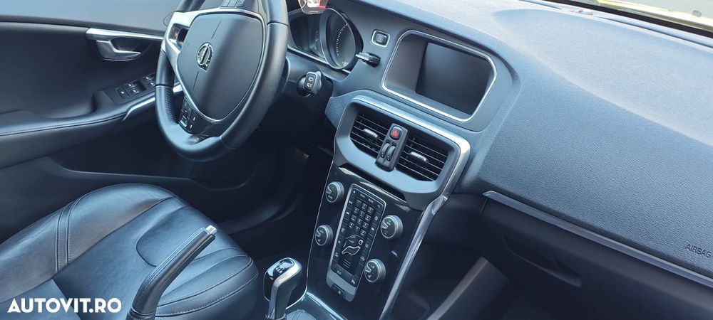 Volvo V40 D2 Momentum - 11