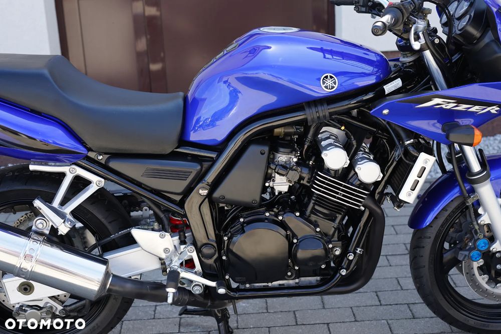 Yamaha FZS - 10
