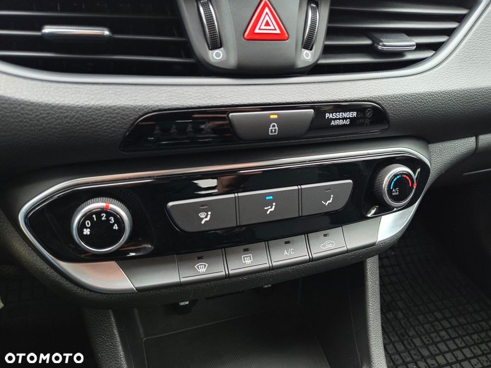 Hyundai i30 - 23