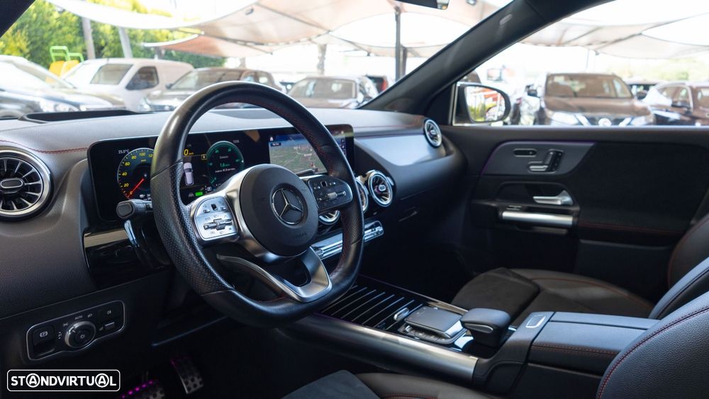 Mercedes-Benz EQA 300 4Matic AMG Line - 5