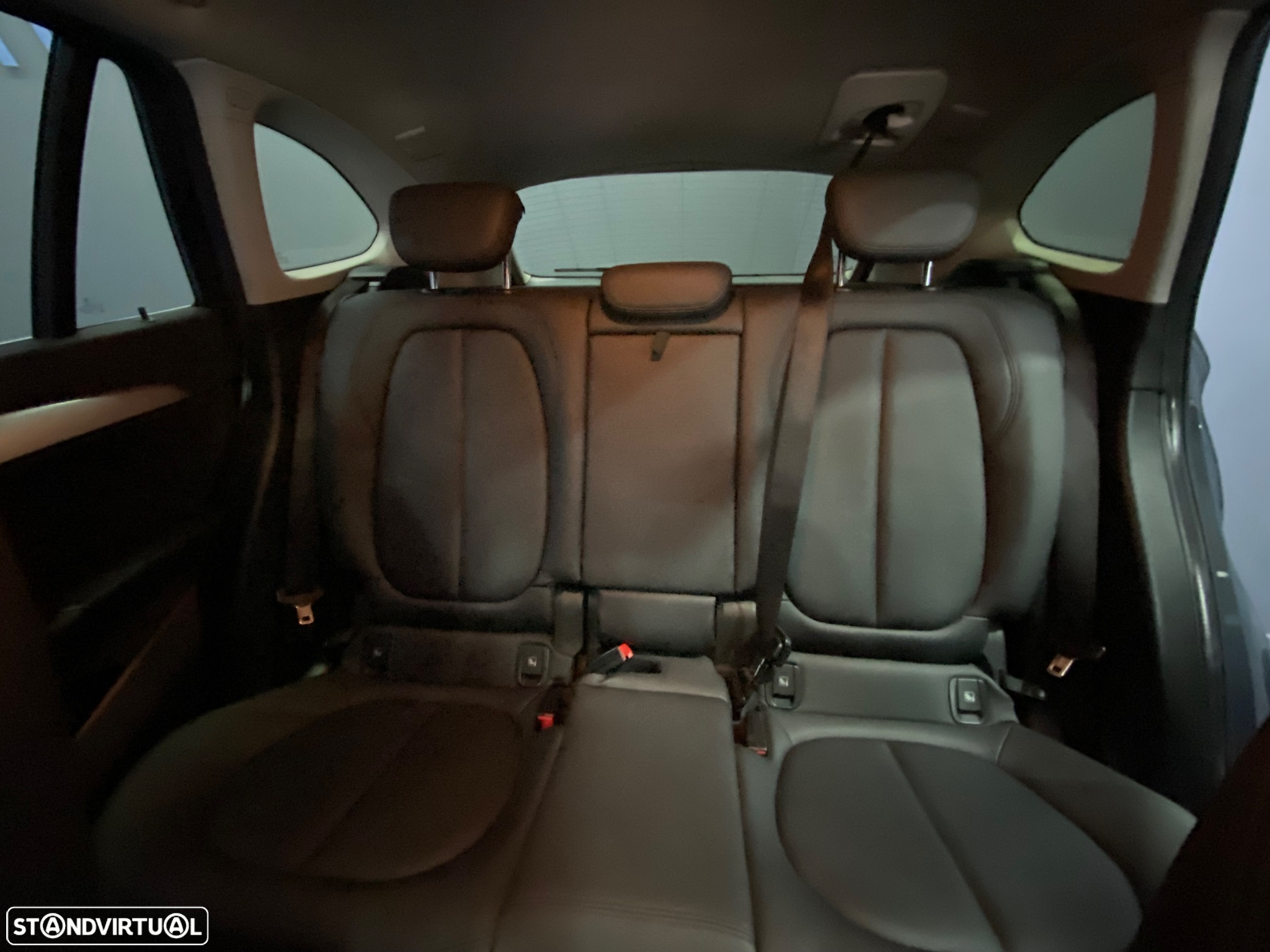 BMW X1 16 d sDrive Advantage - 24