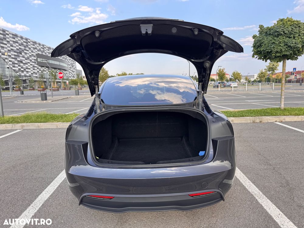 Tesla Model 3 Long Range - 10
