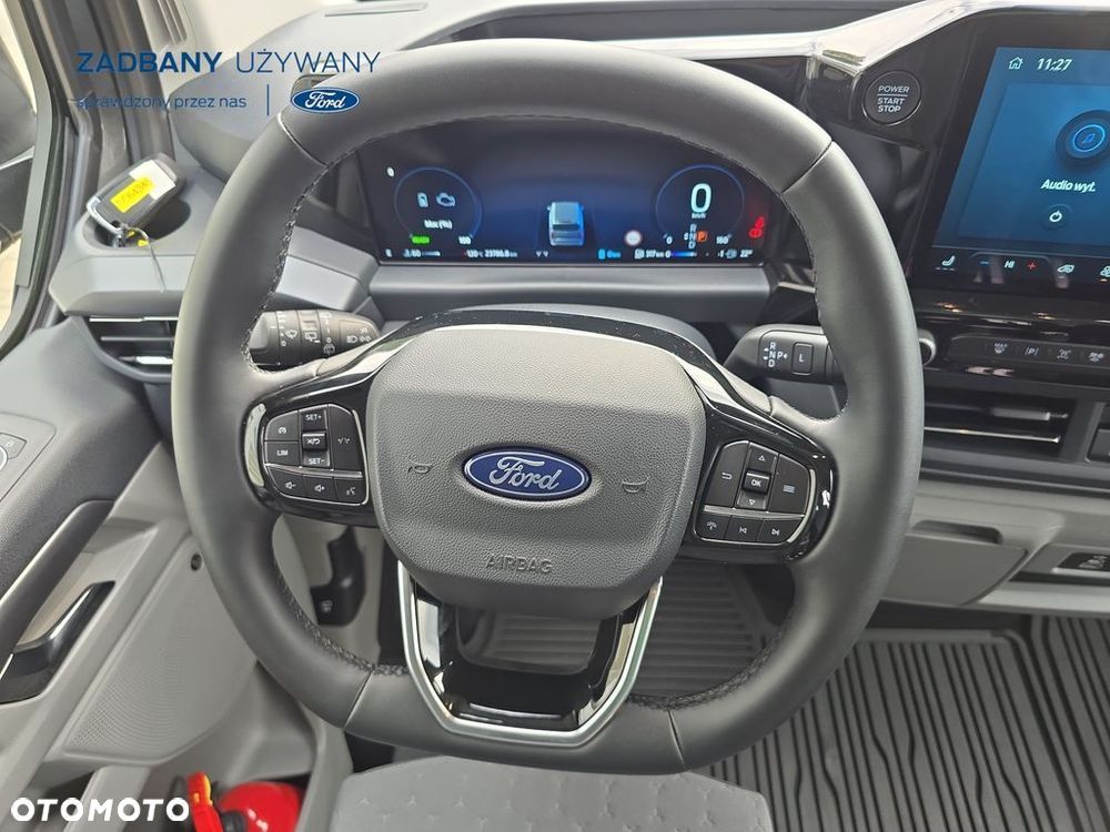Ford Tourneo Custom - 17