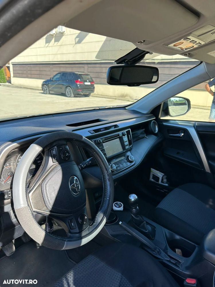 Toyota RAV4 - 7