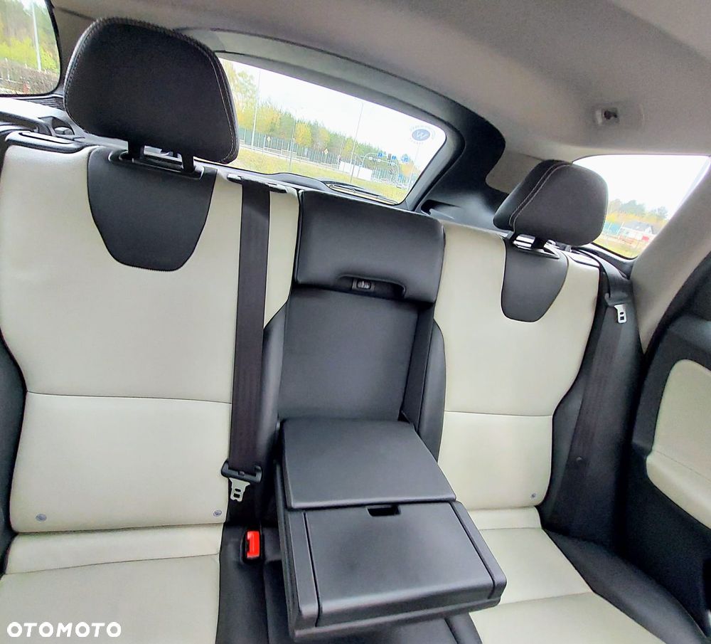 Volvo XC 60 T6 AWD Geartronic Momentum - 9