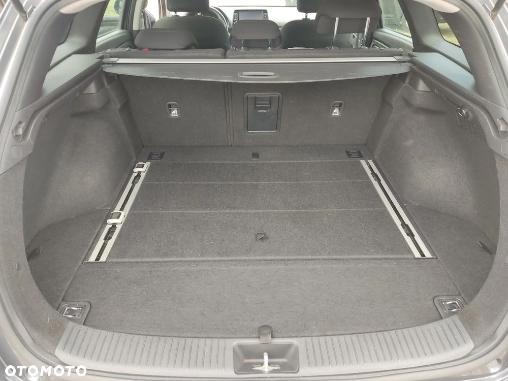 Hyundai i30 blue Kombi 1.4 Style - 18