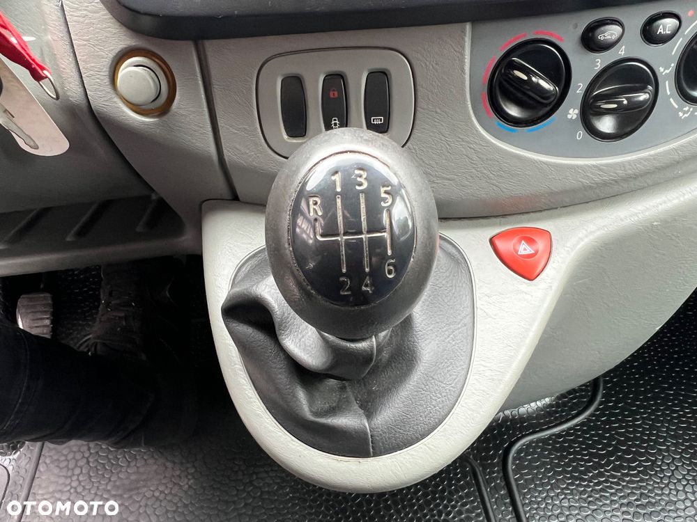 Renault Trafic - 31