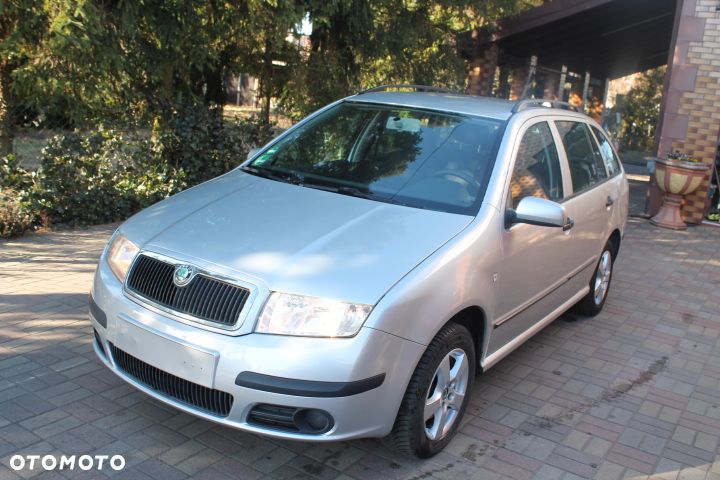 Skoda Fabia ver-1-4-16v-comfort - 4