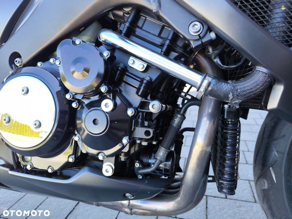 Suzuki GSX - 19