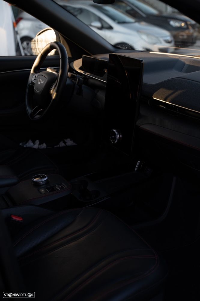 Ford Mustang Mach-E AWD PREMIUM - 20