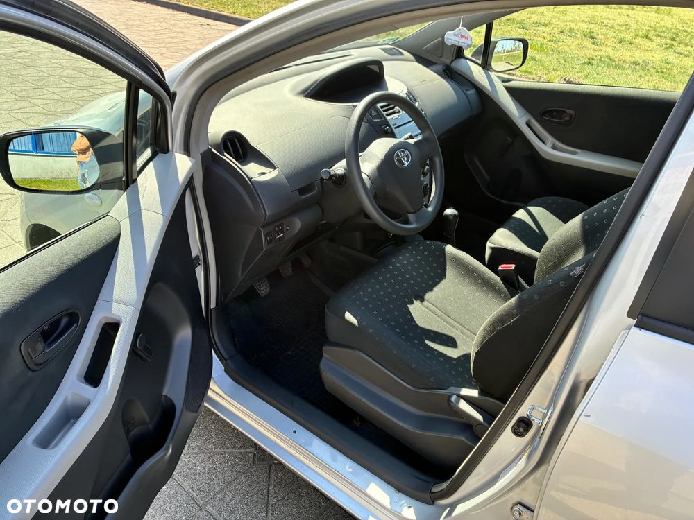 Toyota Yaris 1.3 Terra Gold - 7