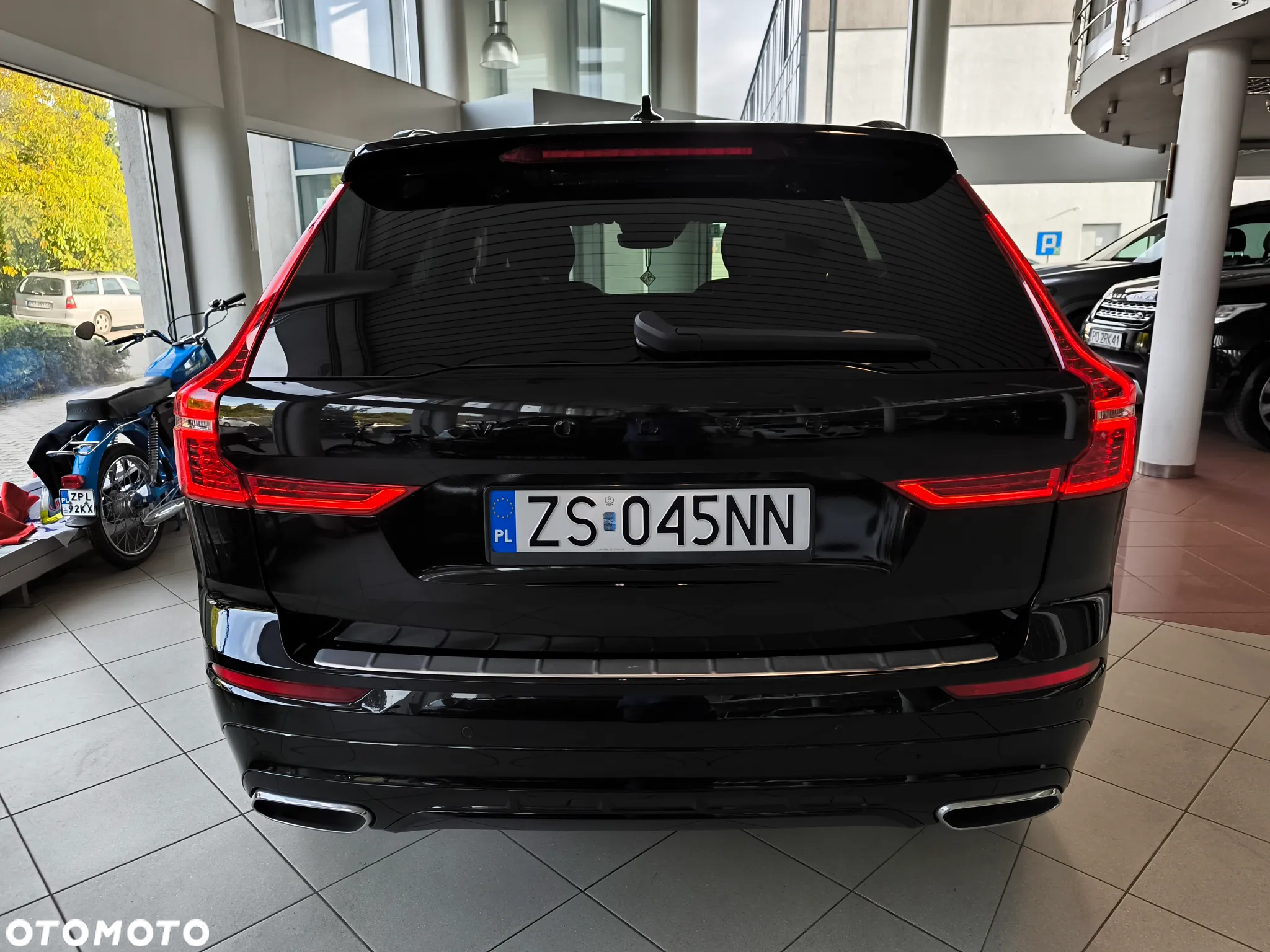 Volvo XC 60 D5 AWD R-Design - 6