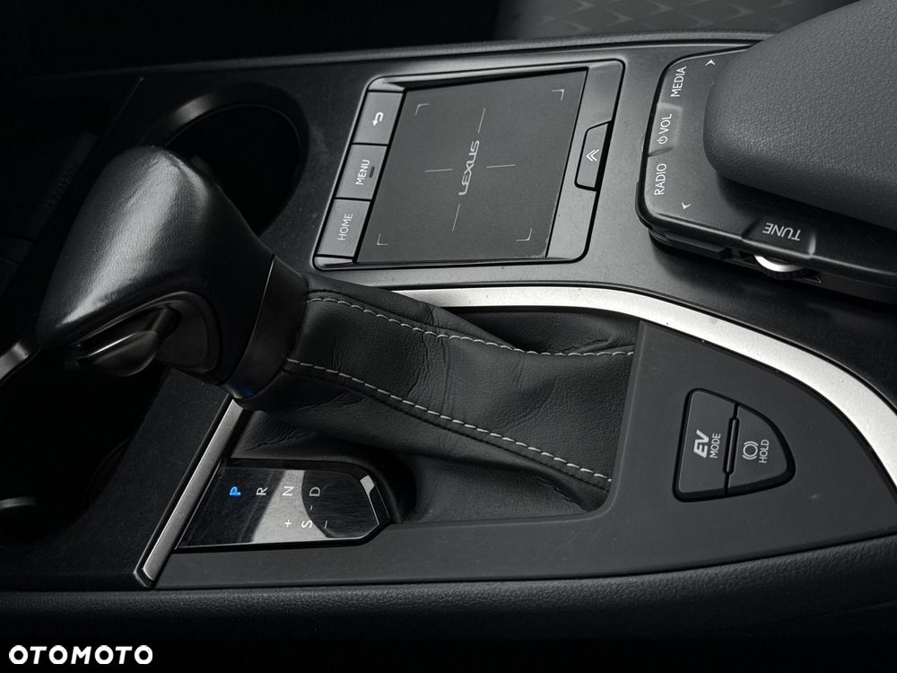 Lexus UX - 17