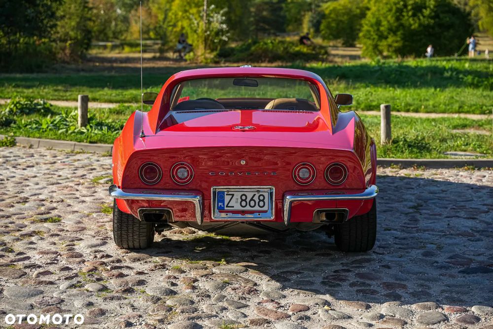 Chevrolet Corvette - 18