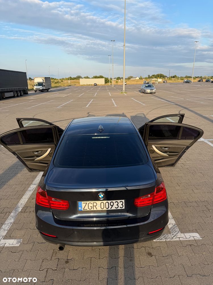 BMW Seria 3 316i - 10