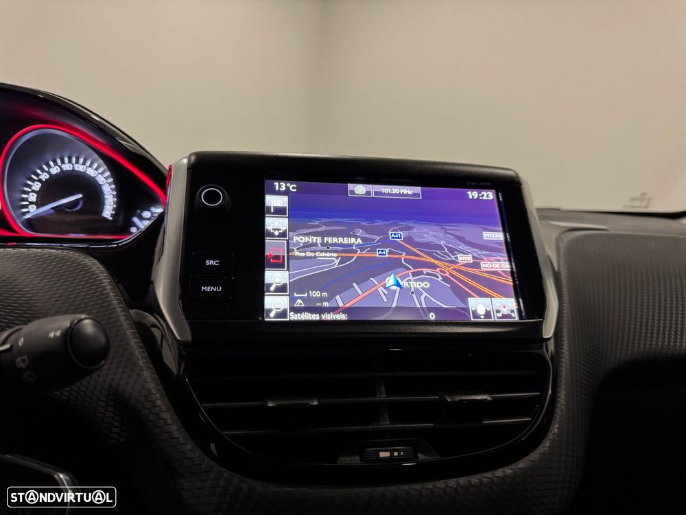 Peugeot 2008 1.6 BlueHDi GT Line - 9