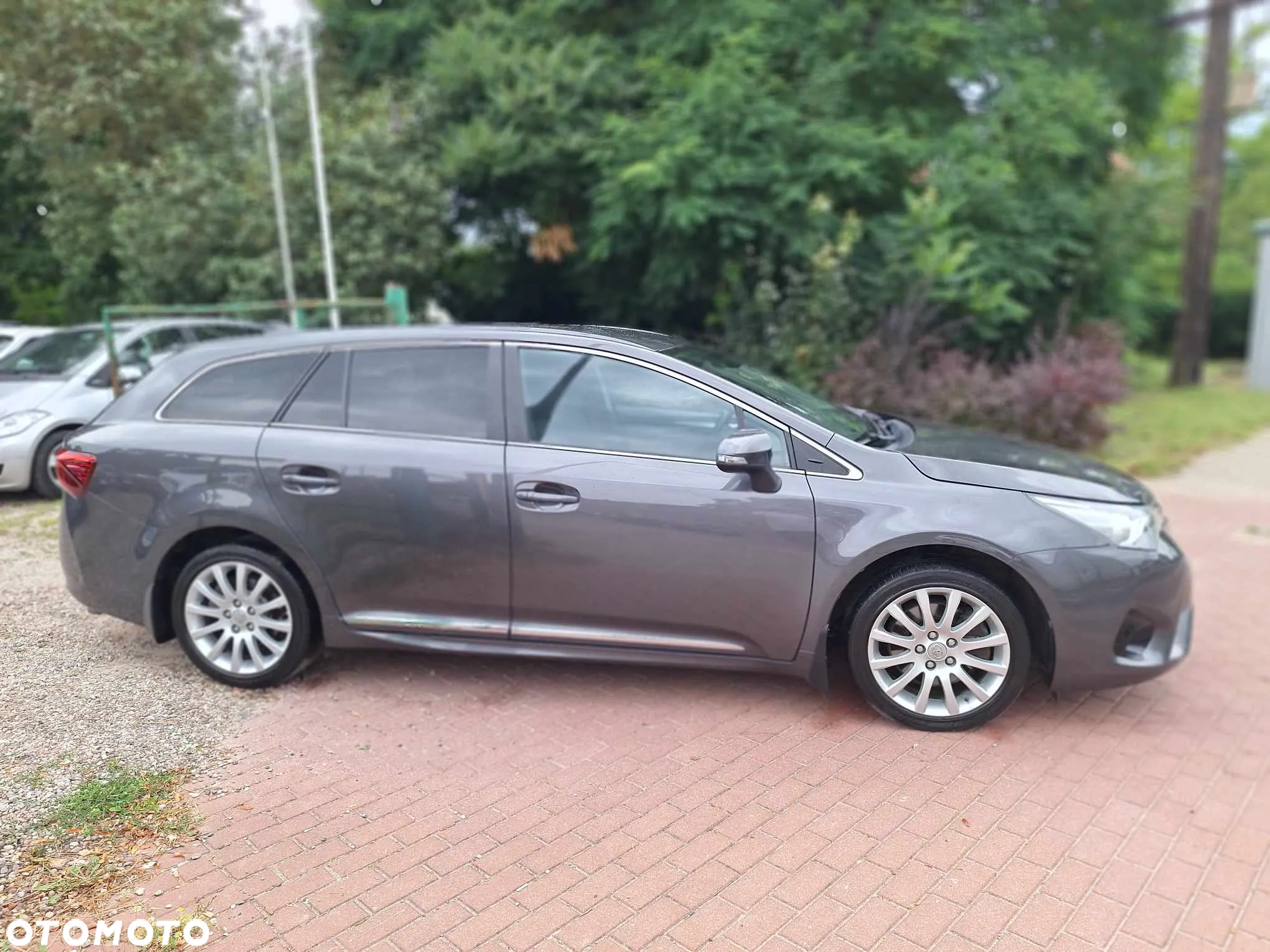 Toyota Avensis 2.0 D-4D Premium - 5