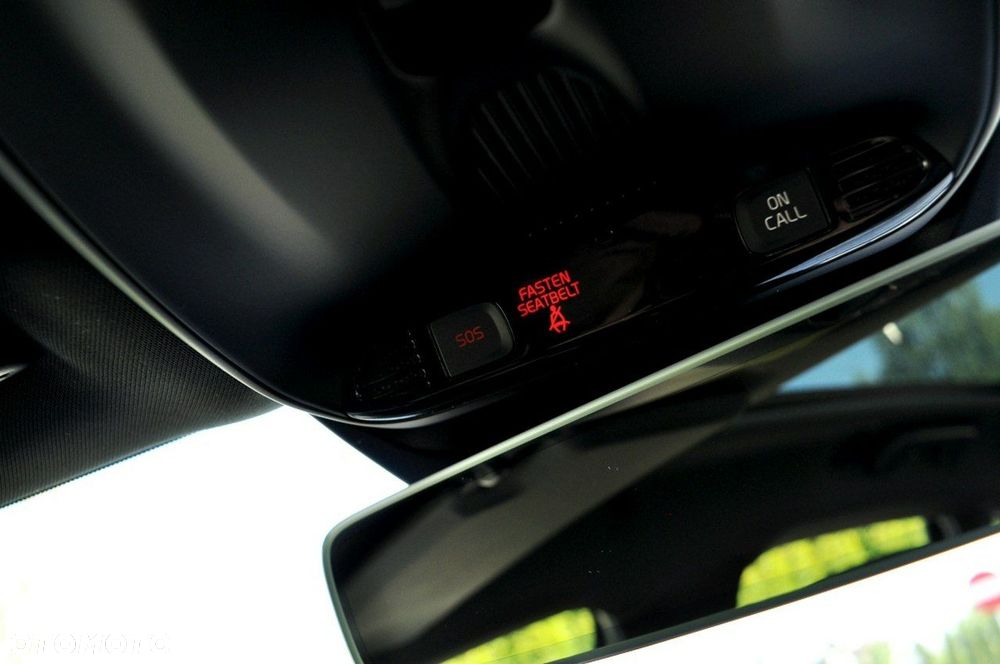 Volvo V40 T2 Summum - 33