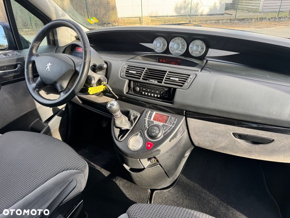 Peugeot 807 HDi 135 Family - 15
