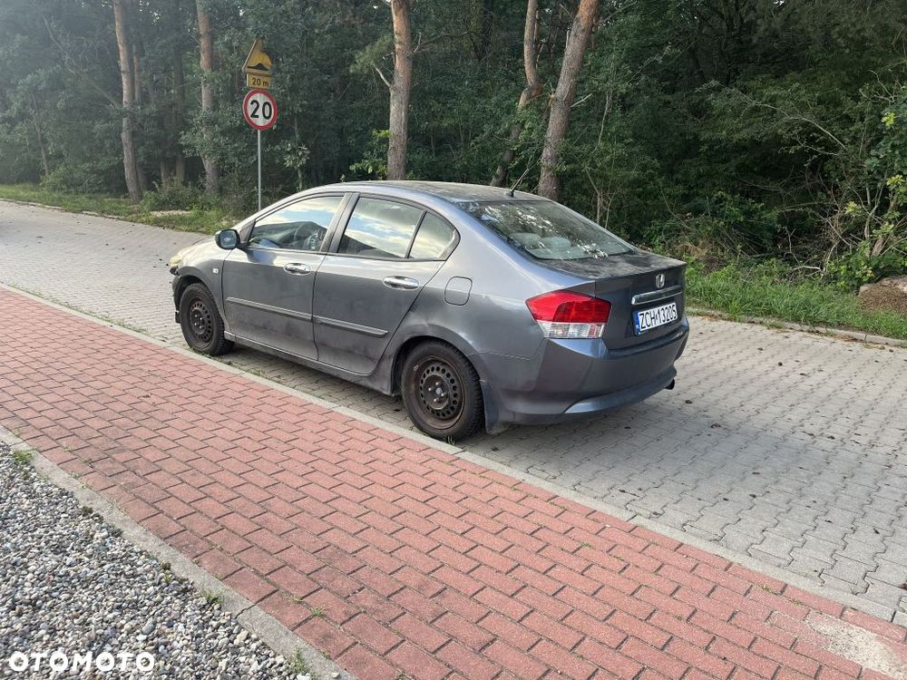 Honda City 1.4 Comfort - 1
