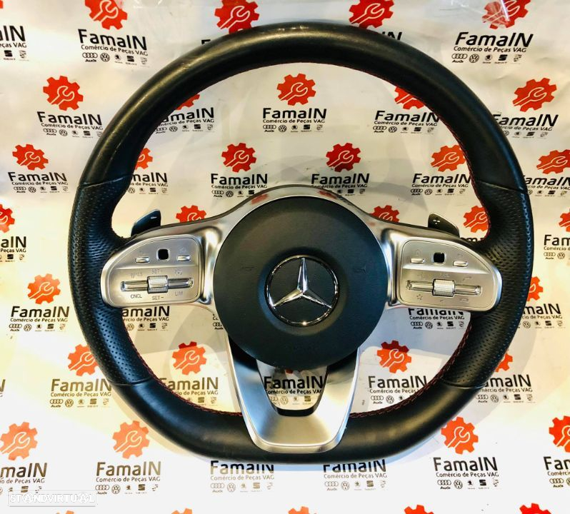 Volante Mercedes-Benz A45 AMG Patilhas (2023) - 3