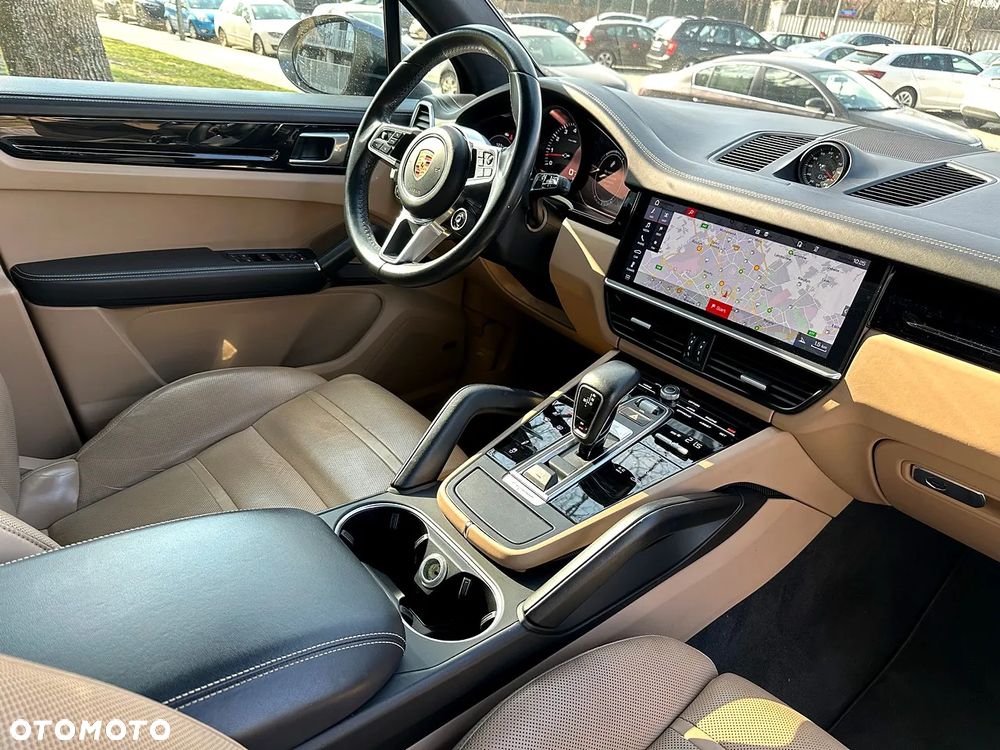 Porsche Cayenne - 18