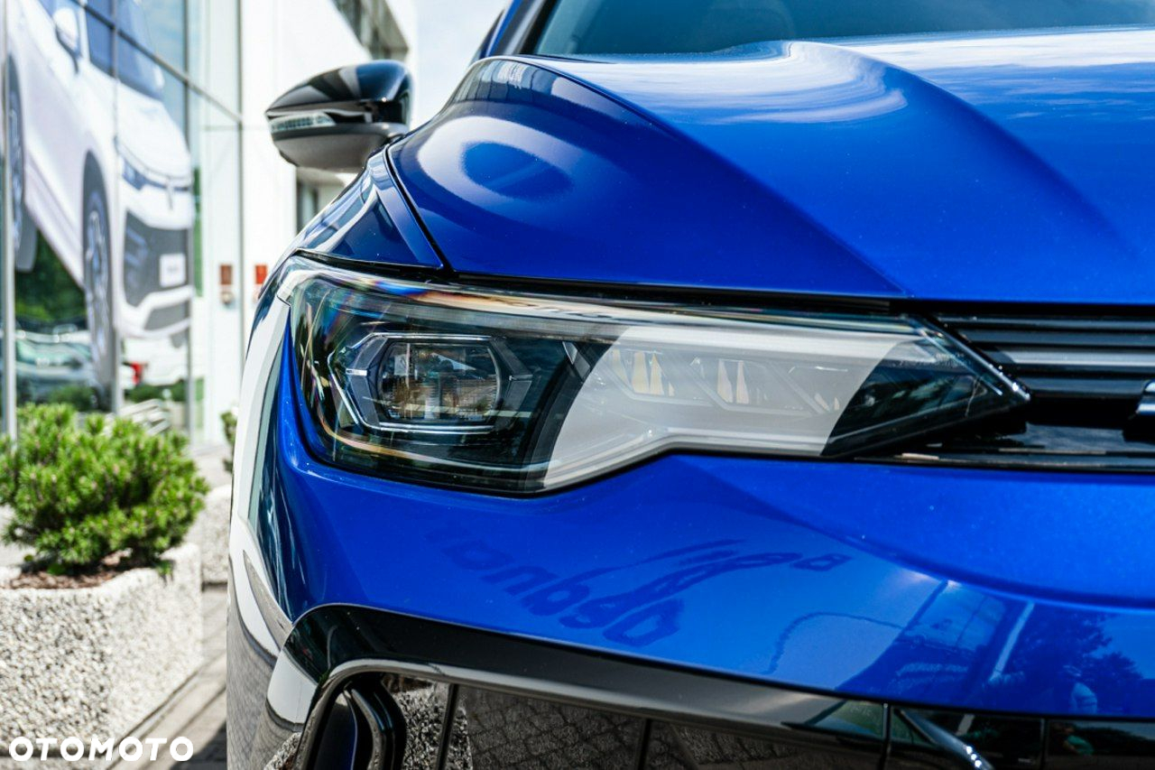 Volkswagen Golf - 10